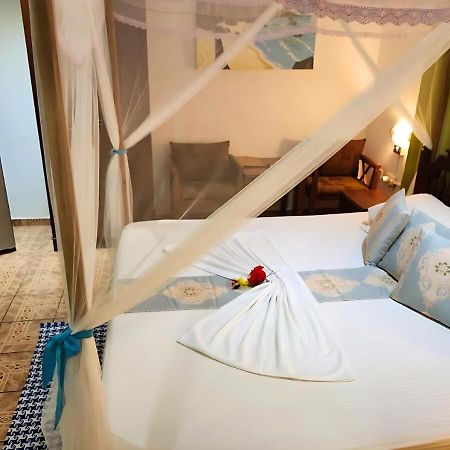 לה דיג Buisson Guesthouse מראה חיצוני תמונה